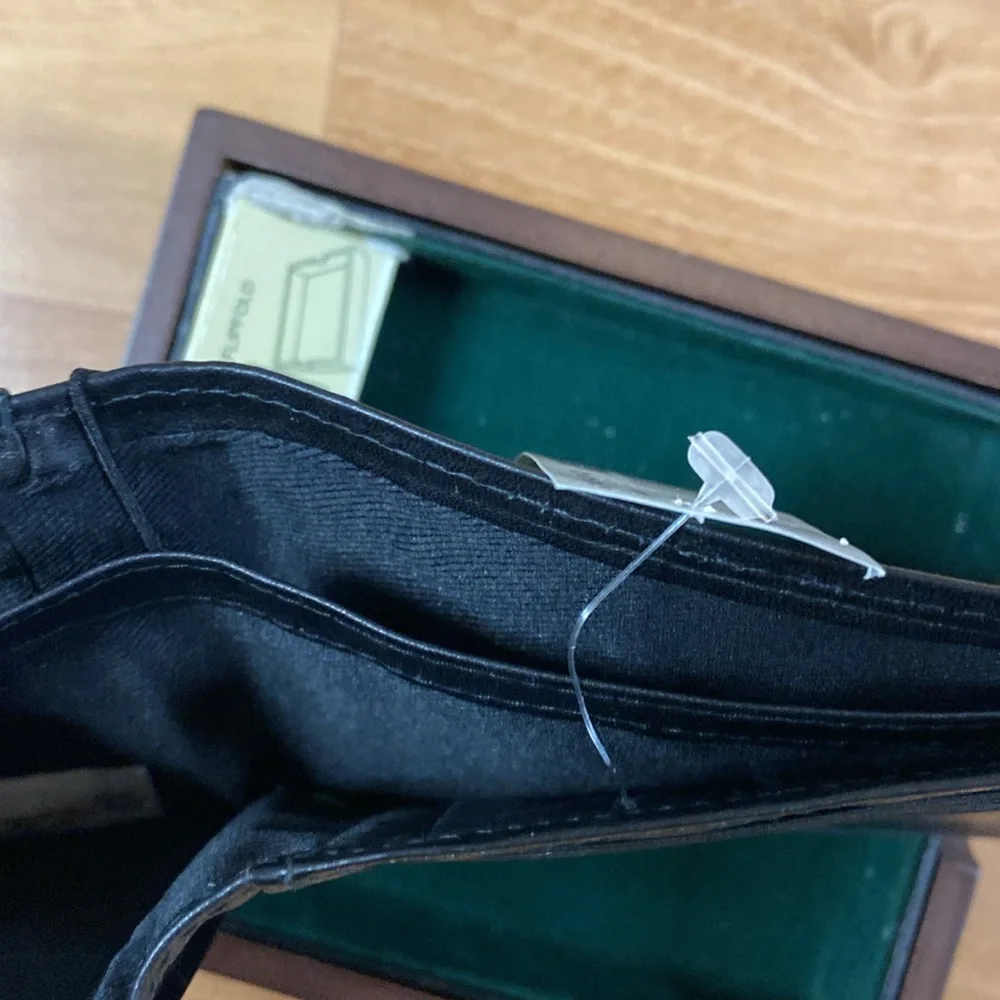 Rolfs Black Leather Wallet - Picture 4 of 5